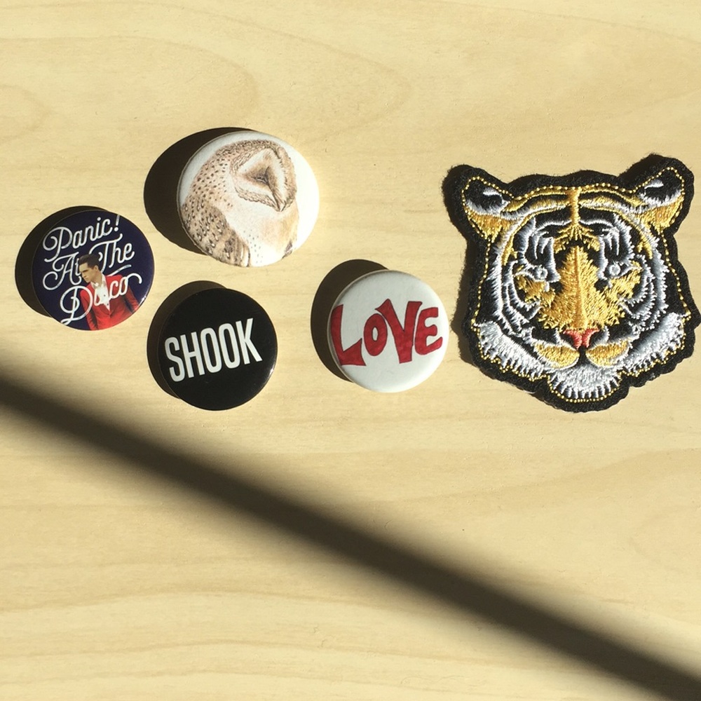 ‼️Pins & patch bundle‼️
